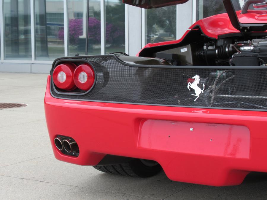 Моторный отсек Ferrari F50 1995 года  (фото 45 из 60)
